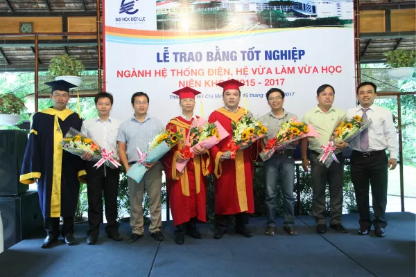 Lễ trao bằng tốt nghiệp - Tổng Công ty Điện lực miền Nam